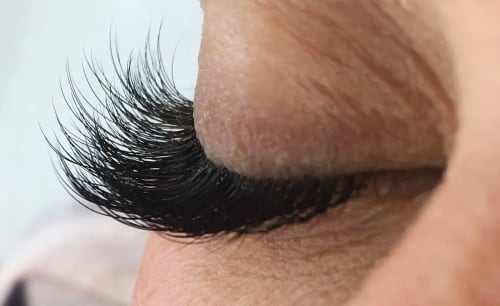 Example of client with Volume Lashes