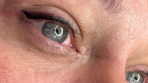 Soft velvet eyeliner